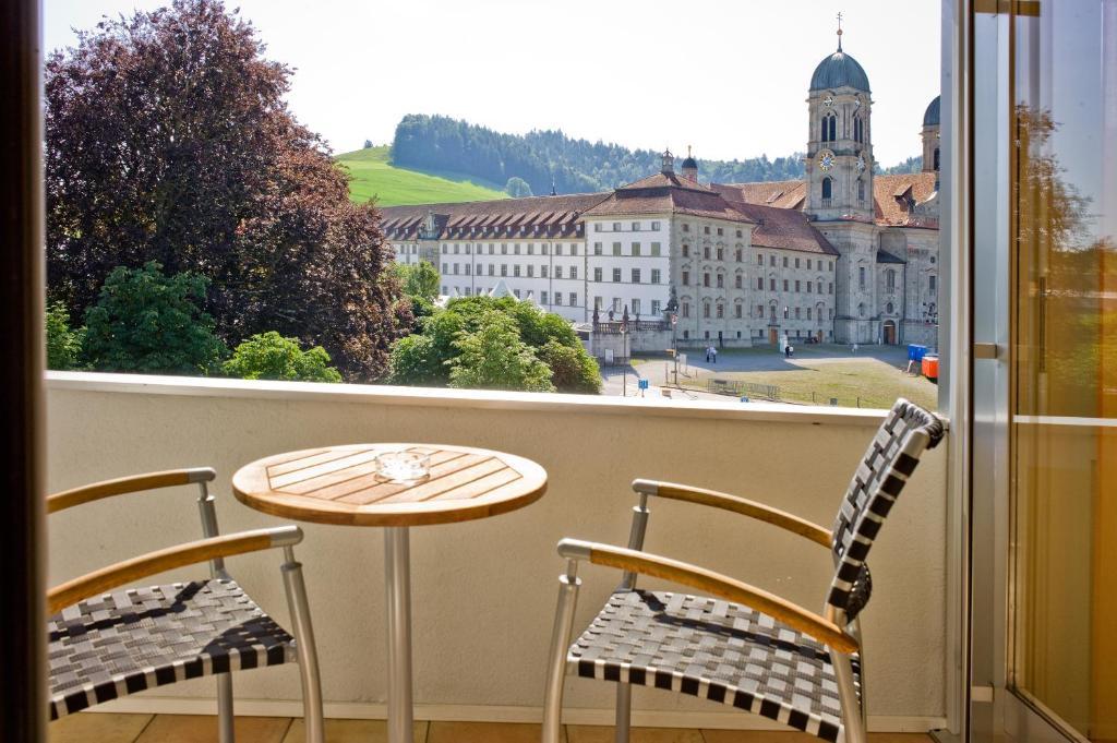 Hotel Drei Koenige Einsiedeln Room photo
